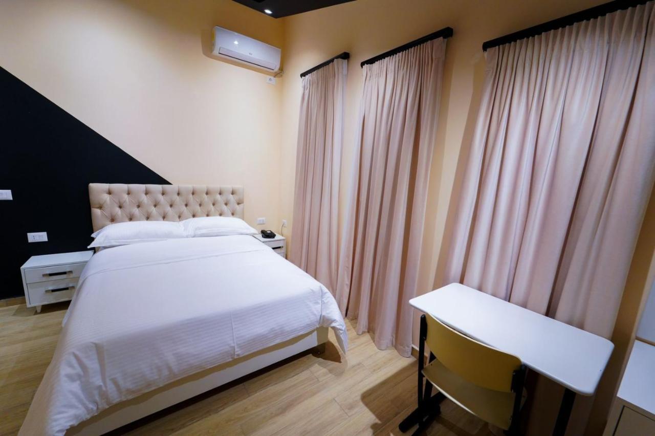 Hotel Sr99 Tirana