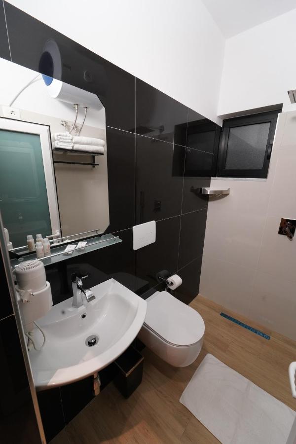 Hotel Sr99 Tirana